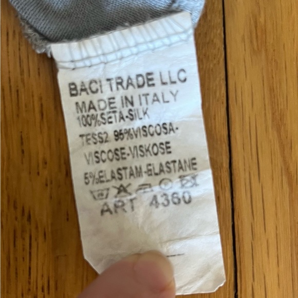 Tie-Dye Cape Sleeve by Baci Amici - Picture 5 of 5